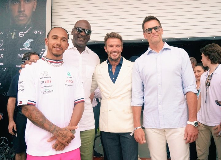 PRODEQ's tweet image. #LosmasGrandes

"Así se ven tres mil millones de dólares" 

#elExitoenunaimagen