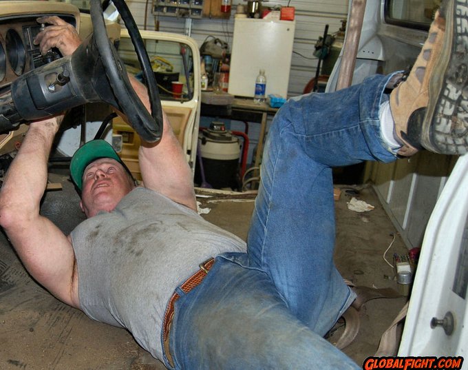 1 pic. Mechanic Working and Naked from https://t.co/uDvNgxG5Gn North Carolina profiles  -- #mechanic