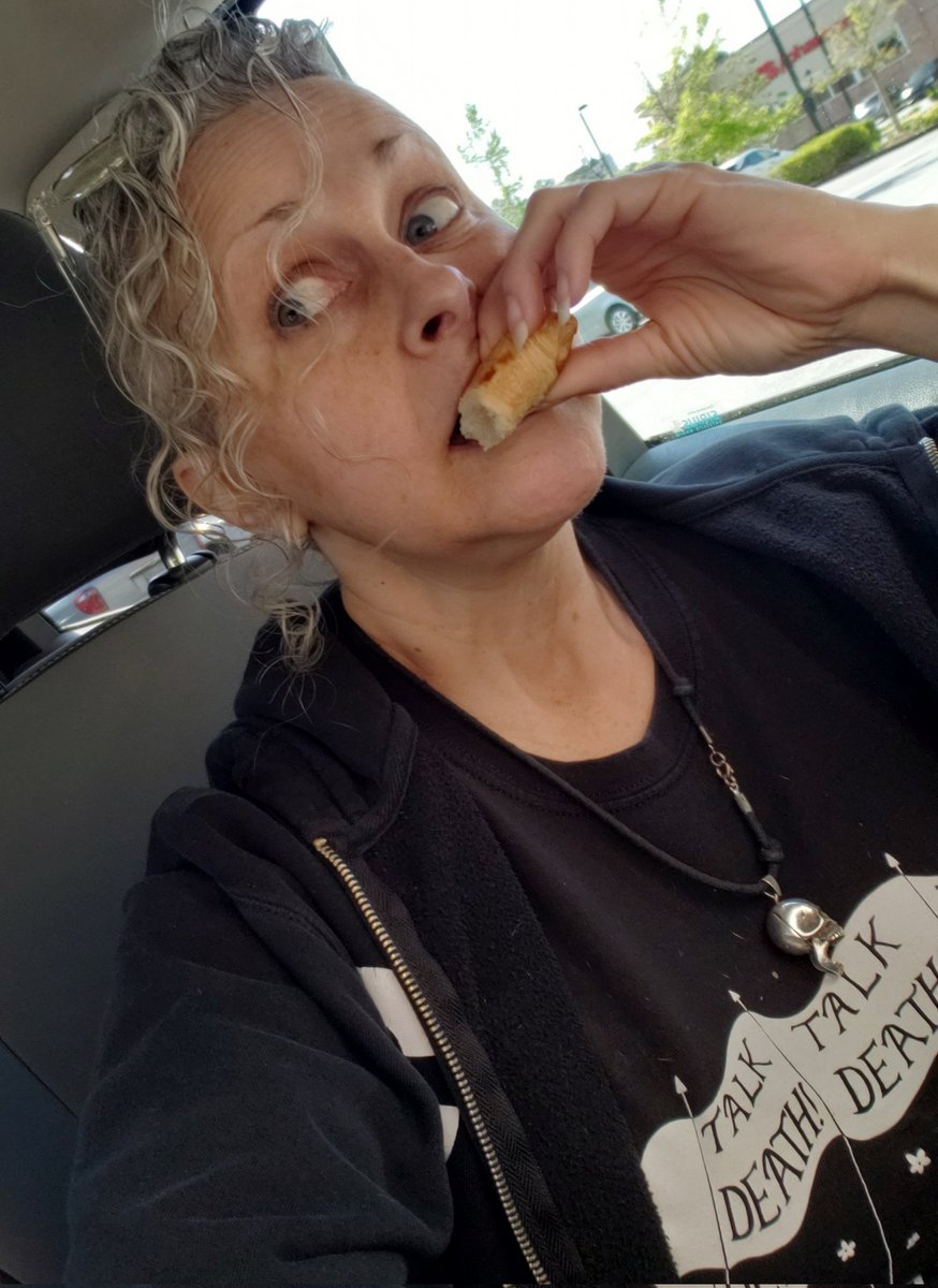 YourLegacyProj1's tweet photo. Prepping for tonight's #DinnerDateWithDeath with a quick bite after hitting the green grocer for our comfort food. What are you bringing to our virtual potluck?
Topic: it's an intro to our week together.
#DeathPositive #DemystifyingDeathWeek #Potluck https://t.co/Qb9cL1duvC