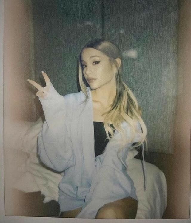 popstarsthinker's tweet photo. ariana grande. https://t.co/ptcq4MjpLW