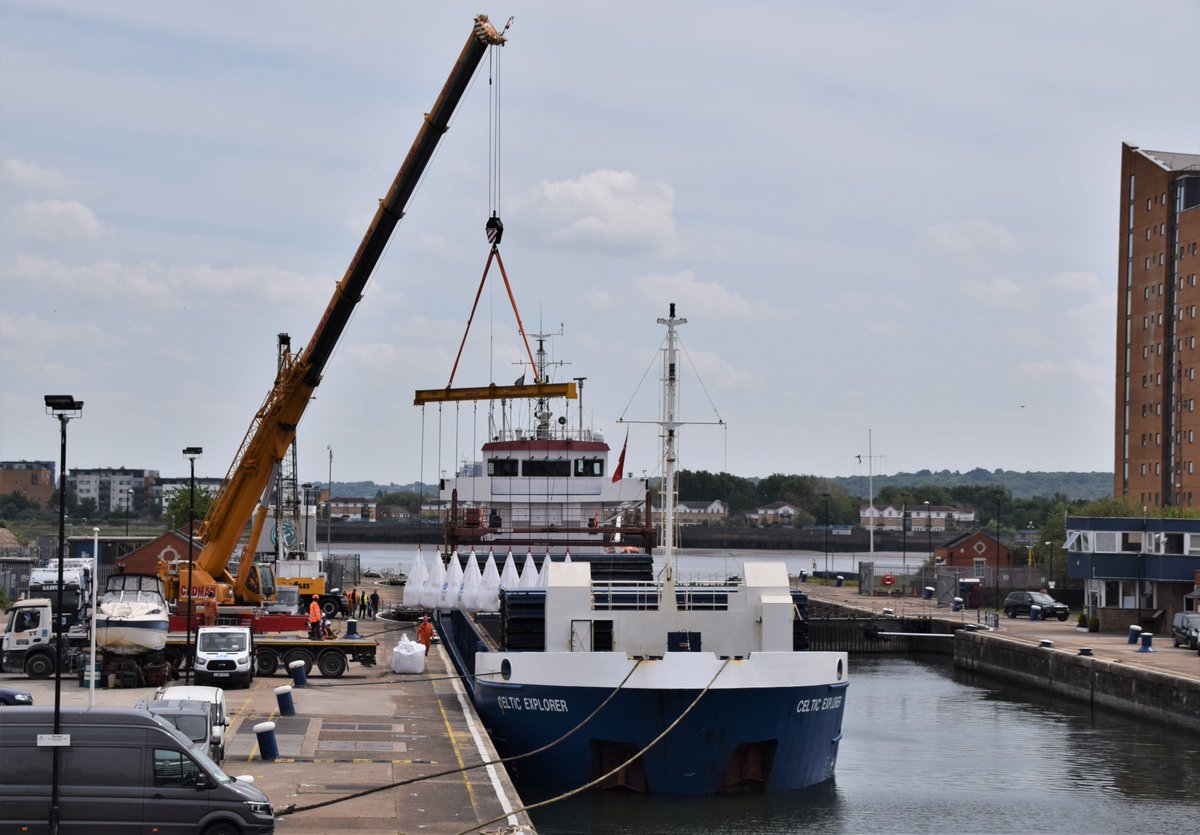 AJBC_1's tweet photo. CELTIC EXPLORER in #KGVLock with another cargo of bagged cement powder from Portugal for @mixitconcrete #dlr_blog
#LondonPortCity #KGV #Thames #London #CELTICEXPLORER #shipsinpics #cargo #trade https://t.co/30JA5Xa5SN