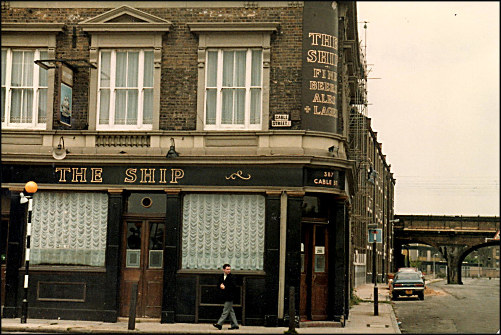 BritainsPubs's tweet photo. The Ship #Cablestreet, #Shadwell, #London E1 

This long standing hub of the community is now but a few apartments. What once served many now serves few #Rip 

The earliest known record found displays this as the Ship and Chequers, Sun Tavern fields in the 1811 Holdens director. https://t.co/7Z6qSKqop3