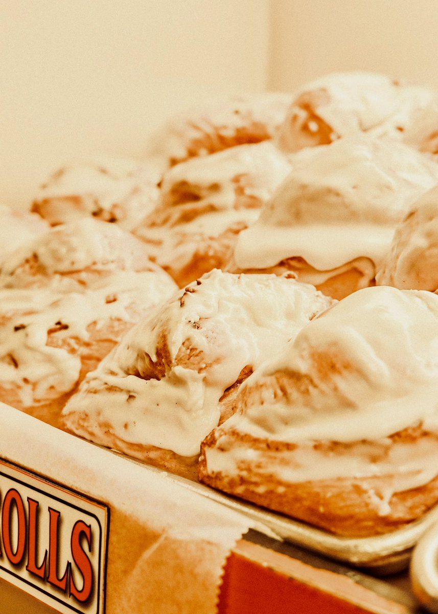 MorningKolaches's tweet photo. Cinnamon rolls you can’t resist ☕️

Pc: @kevindavidventura 

#seeyouinthemornings #morningskolaches #goodmorning #saturday #saturdayvibes #breakfast #mornings #breakie #cinnamonrolls #kolaches #houston #bestfoodhouston #houstonfoodguide #houstonfoodsociety #foodie https://t.co/q6GhkV4u90
