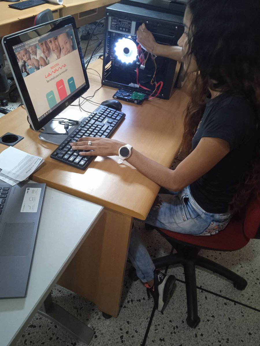 Continuamos con la repotenciación y actualización de sistemas operativos  de los equipos. Esta vez le toco al departamento del bienestar estudiantil  SIBCE. <a href="/MedozaWullian/">Wullian Mendoza</a>