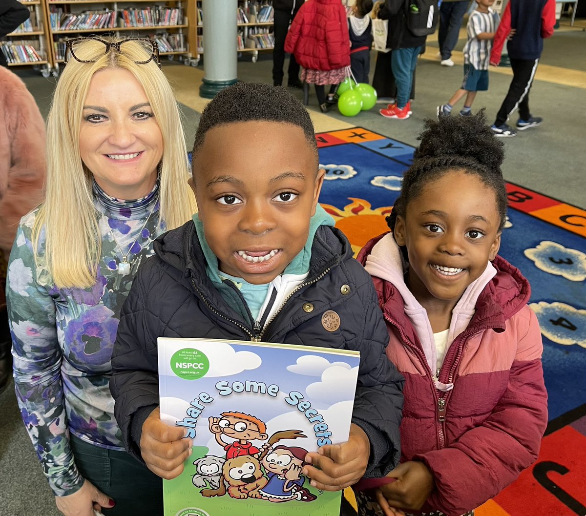 ChristiGabbitas's tweet photo. These books were gifted to children at the children’s literature festival in #Keighley @KeighleyLibrary @ChildrensLFests All my books have educational elements to help children learn about about the world around them. #safeguarding @No2CountyLines #lockdownlife #ShareSomeSecrets https://t.co/x24fuKFkjf