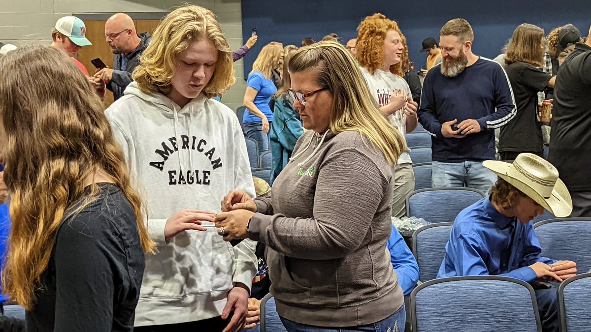 nhs_dotson's tweet photo. Forgot to post these great shots of our Sophomores at Tuesday's class ring ceremony. Tons of smiles was a great way to start a week. #nhslionpride #weAreOneNHS https://t.co/xWBKKA3pid