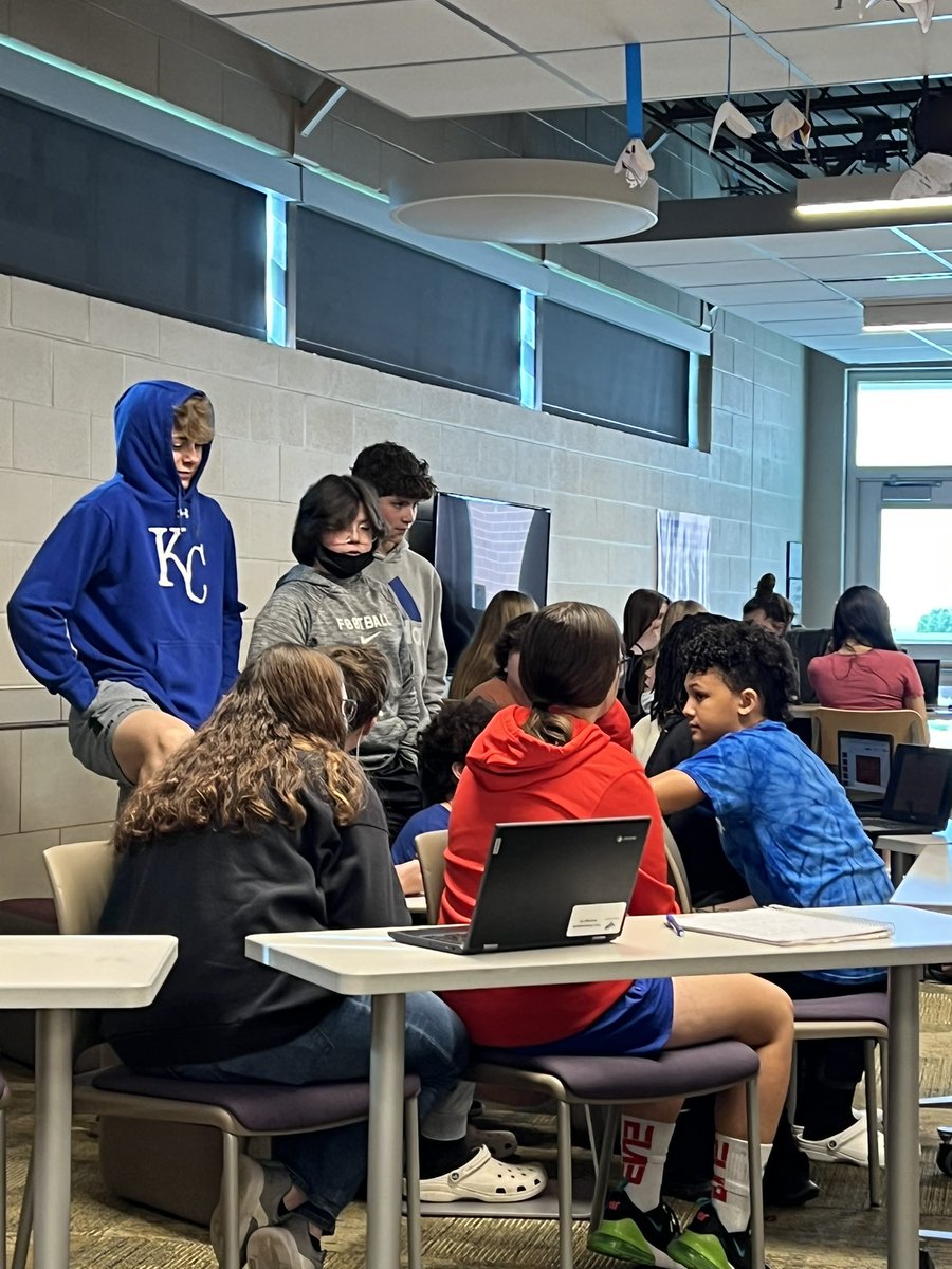 MissThomasgv's tweet photo. SCOTUS Judges deliberating in the Sacco and Vanzetti Trial @n8than_thomas. #nmsteach https://t.co/VUKfzLy1Gx