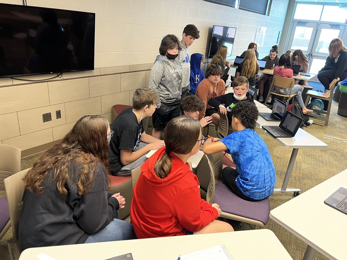 MissThomasgv's tweet photo. SCOTUS Judges deliberating in the Sacco and Vanzetti Trial @n8than_thomas. #nmsteach https://t.co/VUKfzLy1Gx