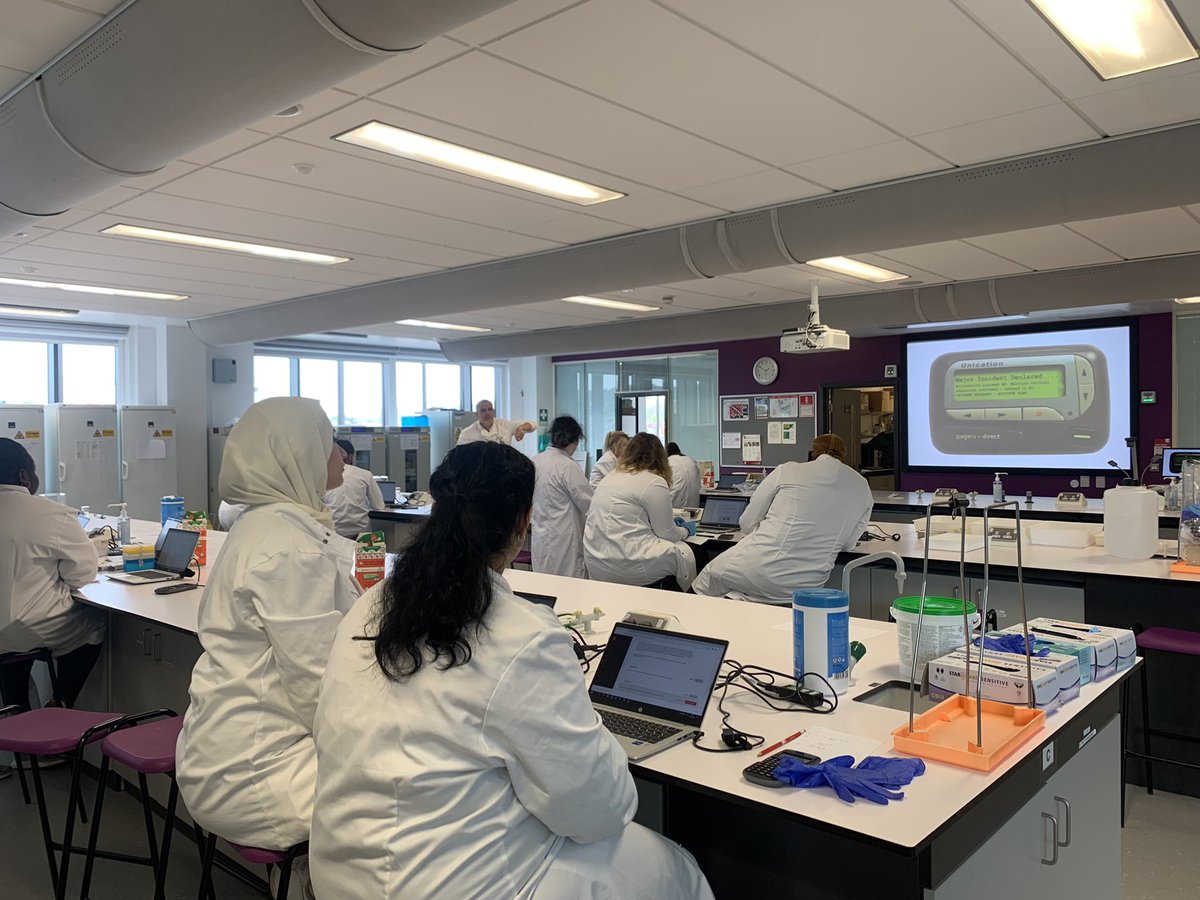 AimeePinnington's tweet image. Major incident simulation from the lab perspective this afternoon with @StaffsBMS @insarahsmind - great to see students collaborating and problem solving. With strict blood bank management pleased to say stock remaining at end of the incident 😉 @SUBioscience #sciencesimulation