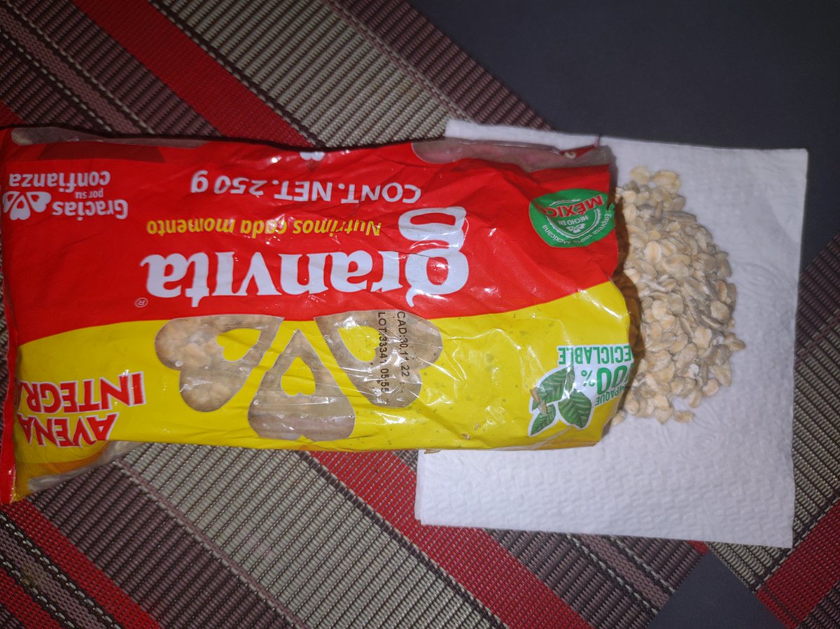Rake_GR's tweet photo. Oigan @GranvitaMx en su promoción de un 250 gr de regalo con fecha de caducidad nov 2022, no sabía que se podía incluir avena podrida. Que sugieren @Profeco esto será legal? Que procede? #PactoDeCorruptos https://t.co/EOj0SWwCPE