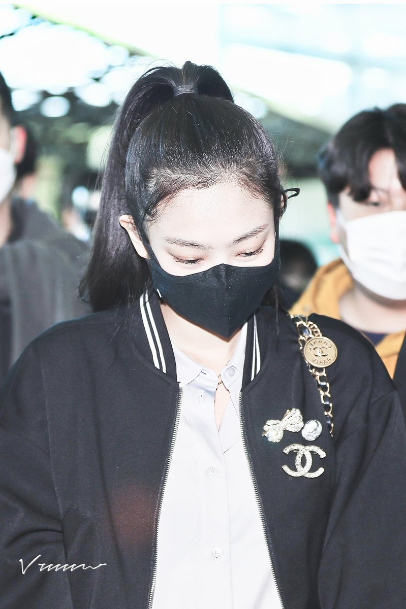 vvvvvn13's tweet photo. 220305 ICN

#BLACKPINK #JENNIE #블랙핑크 #제니 https://t.co/nXoikhgvM8