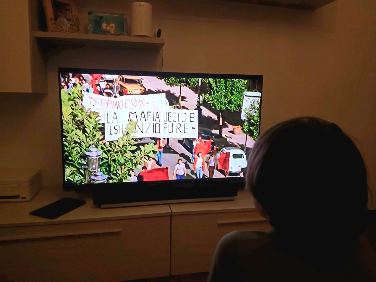 RiccardoCipri's tweet photo. E poi c'è lui, che dopo avere visto "I CENTO PASSI" per la prima volta mi dice, papà, sarei voluto andare anch'io ...
#MAFIA #icentopassi #PeppinoImpastato https://t.co/yCet0xmuAb