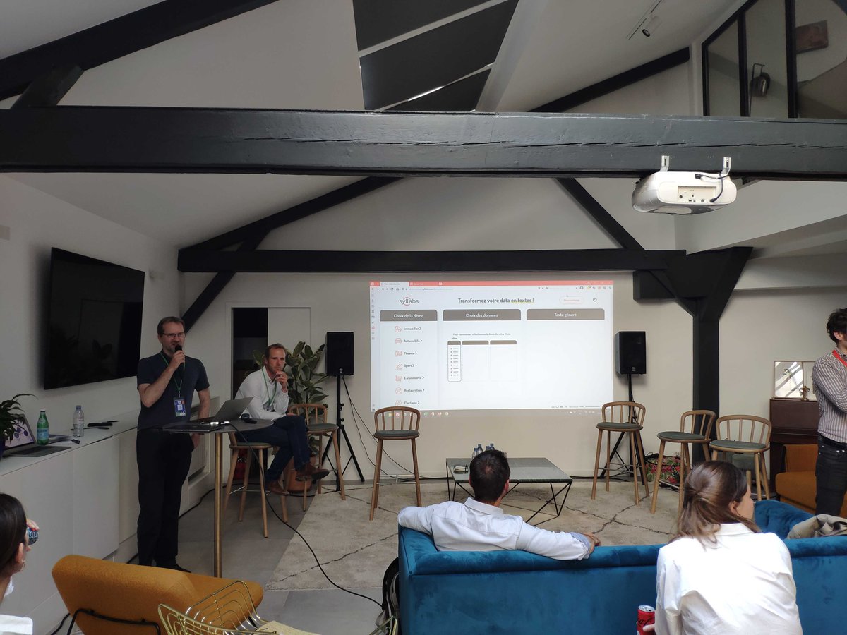 📱#CW22

<a href="/Syllabs/">Syllabs</a> nous montre en direct comment son #IntelligenceArtificielle peut rédiger du texte à partir de #data.

📊 Les possibilités sont infinies tans qu'on a des données.
#Content #Tech #IA