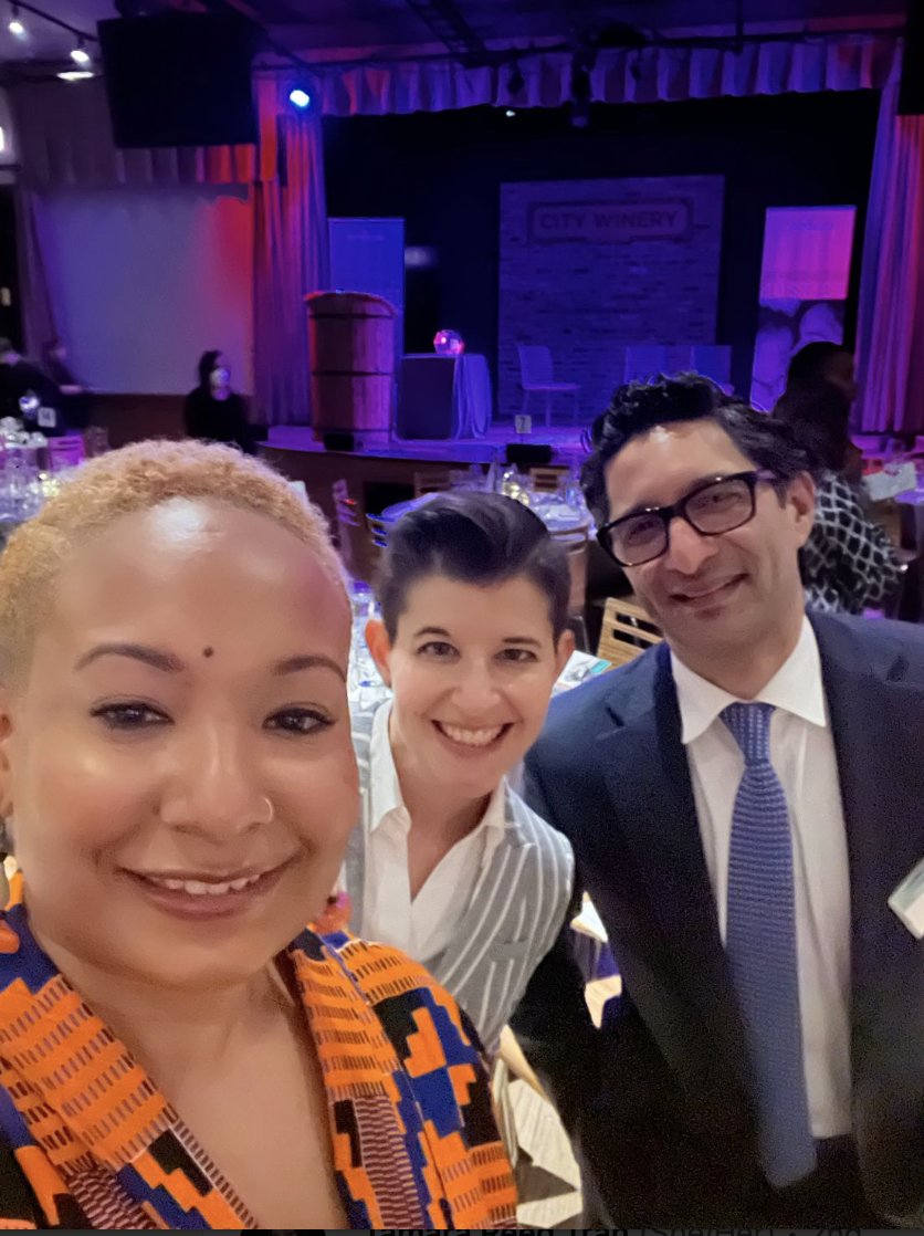 JenBrownARCC's tweet photo. Congrats to @EverThriveIL for beautiful night focused on  
health equity, birth equity, &amp; reproductive justice. 🙏to ARCC Staff Ariel Sansing for her board service! To support this work: https://t.co/Onv6KpAm97

And Congrats to @towardamani for her award &amp; powerful speech! https://t.co/YBXXPFPNI9