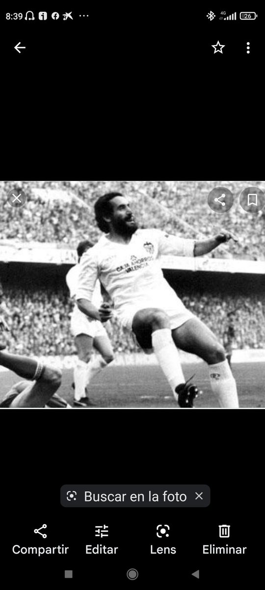 Hola a todos los Valencianistas y no valencianistas de pro!!!
Por favor hagamos "viral" el Reconocimiento para un gran jugador y aún más grande persona. Para que se le haga un homenaje, se lo merece, nuestro ÁNGEL CASTELLANOS. De la mano de <a href="/botubotmanolo/">Manuel Botubot Pereira</a>