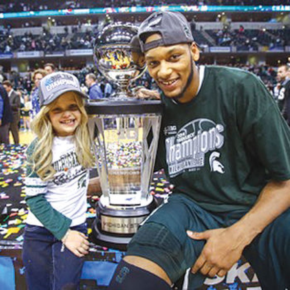 RealTonyGarcia's tweet photo. Been to a lot of big events at MSU. Never seen a more emotional moment than Adrien Payne’s silent dunk in honor of Lacey Holsworth. Wasn’t a dry eye in the arena.

Payne, 31, has died. He was always understated, but a very good man. A gut wrenching loss. https://t.co/vVEaLaONv6