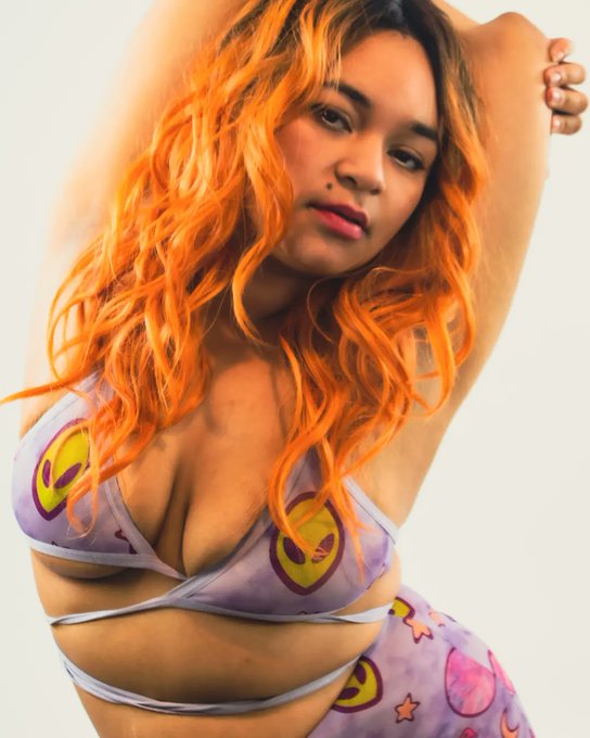 I don't know how to caption anything. I let this sit on Instagram for like 6 hours 😩  I figured it out