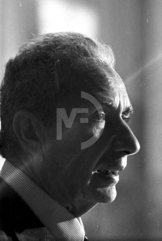 museo_MuDiF's tweet photo. 0ggi moriva Aldo Moro, assassinato dalle Br il 9 maggio 1978. Vi proponiamo scatti originali appartenenti al MUDIF #mudif #museodidatticodellafotografia #AldoMoro #PeppinoImpastato #9maggio #brigaterosse #antimafia #slidingdoors #MarcoBellocchio #buongiornonotte
@libera_annclm https://t.co/WhQkrM7m4J