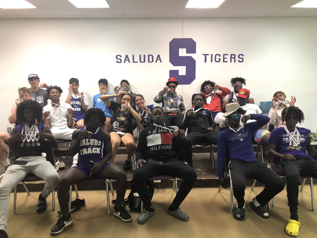 SaludaTrack's tweet photo. Congratulations to these athletes for finishing 1st in their events at the Region Meet! https://t.co/5NvJGJqA35