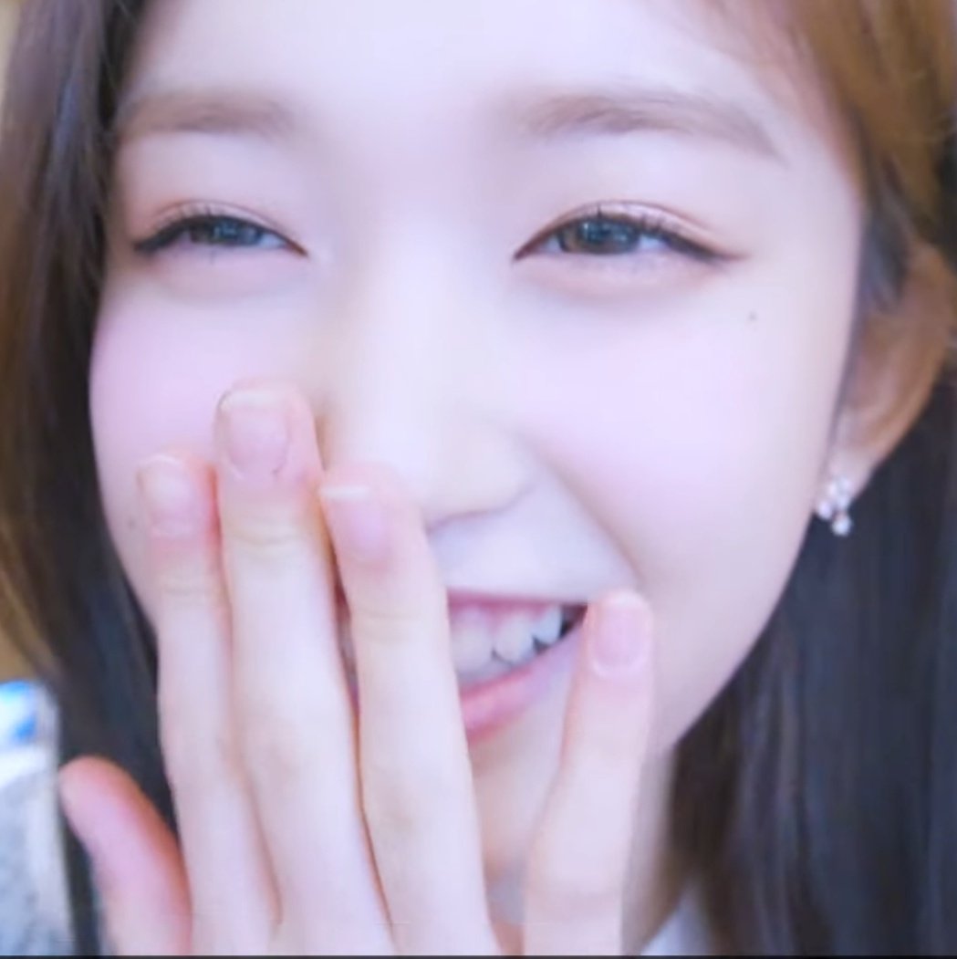 tinylseo's tweet photo. she looks so cute 🥺 https://t.co/e3wCyCN3db