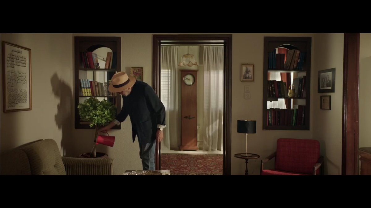 InteriorXIII's tweet photo. ¿Ya tomaron agua y regaron sus plantas? 🌱
____
𝐃𝐄 𝐑𝐄𝐏𝐄𝐍𝐓𝐄, 𝐄𝐋 𝐏𝐀𝐑𝐀Í𝐒𝐎, de Elia Suleiman, en cines selectos de 🇲🇽
🎟️@conartenl - Monterrey
🎟️@CinetecaFicg - Guadalajara
🎟️@cecut_mx - Tijuana
🎟️#NayarLab - Nayarit
🧳✈️❤️ https://t.co/rucvrLkKYX