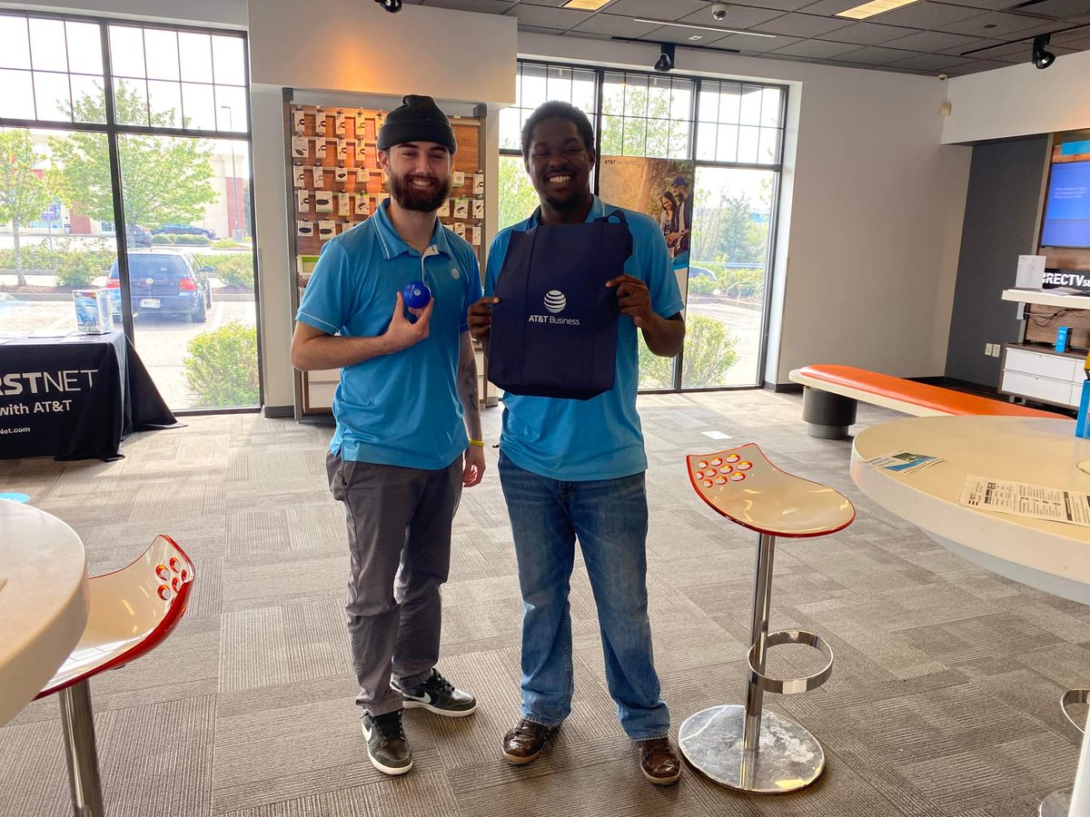 K_Valentine80's tweet photo. Seekonk is ready for #smallbusiness week! @EastMobilityBz @NEmeansBIZ @wkozachuk @JonTDeJesus @_Shelley_G @batteamNE @TheRealOurNE #smallbusiness #BuiltDifferent #BusinessUnusual #SmallBusinessWeek https://t.co/jbgCGT6R5Q