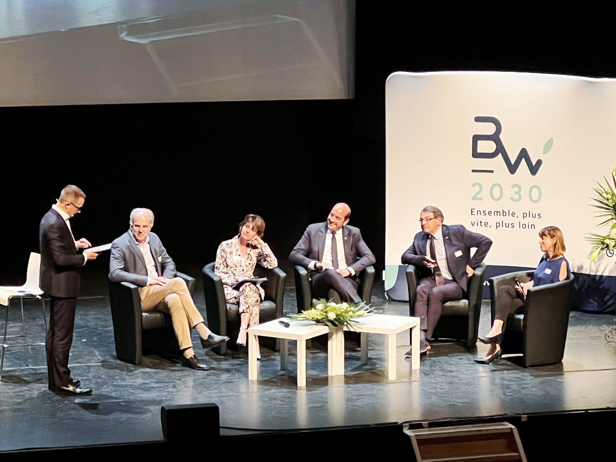 patrickmascart's tweet photo. Let’s talk digital with @mathieumichel @ValerieDeBue @CRamakers @phlippechevalier #jeanchristopheRenauld @UCLouvain_be #PhilippeChevalier #nside https://t.co/cYUfFOts2C