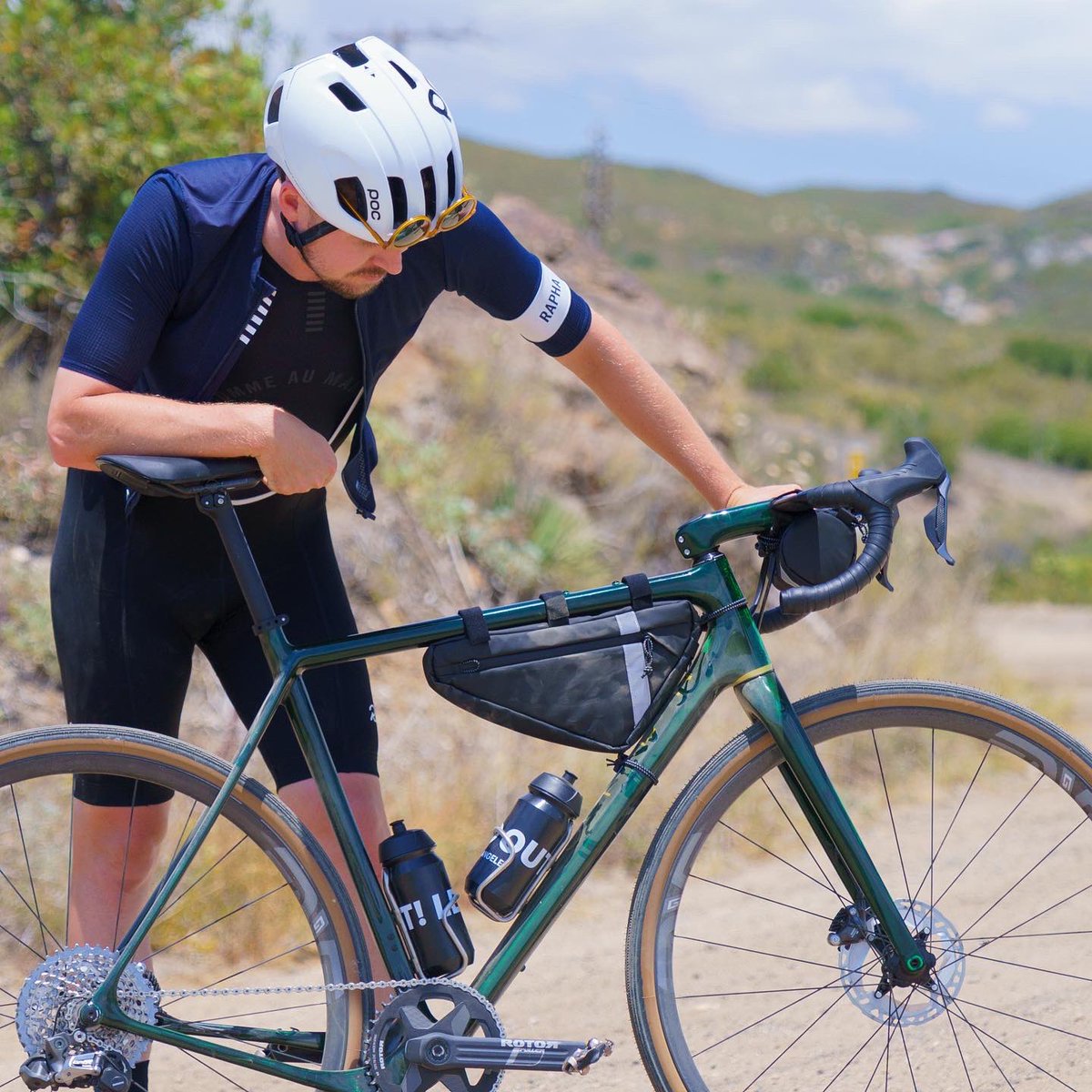 RacedayFuel's tweet photo. It’s here! 🥳

Lead Out! gear has arrived at @racedayfuel!

Trick out your ride and cruise in style with these low-profile, sleek cycling bags.

Available now 👉 https://t.co/DcgvaFGXFH

#cycling #cyclingcanada #RacedayFuel #cyclinggear https://t.co/oe1lWPviad