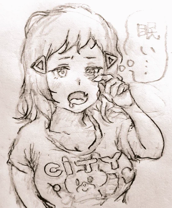 実はもこっちと同じTシャツを家でゆるゆるに着古してるキバ子
#わたモテ 