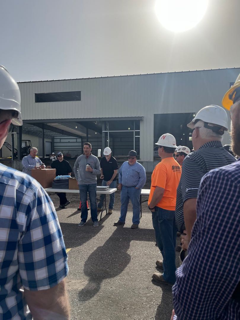 brettlindstrom's tweet photo. I loved serving breakfast to some of the great workers with Chief Construction at the Hornady Expansion in Grand Island this morning! Both Nebraska businesses that create great Nebraska jobs! #LindstromCutsTaxes 

Read my plan to bring more jobs to NE ➡️ https://t.co/qKgZxuHYmg https://t.co/Dz6HNBRGho