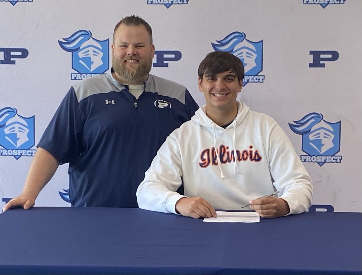 TimBeishir's tweet image. Great start to Monday morning! Sam Tsagalis signing to compete for @IlliniFootball An absolute privilege to coach this guy for 4 years. Sam joins @PHSKnightsFBall alumni @PalczewskiAlex on the OL &amp;amp; @LZardzin24 in 🔶🔷 #StepAndStayOnTrack #D1 @bigten #MultiSport ✍️ #ILL #OLPride