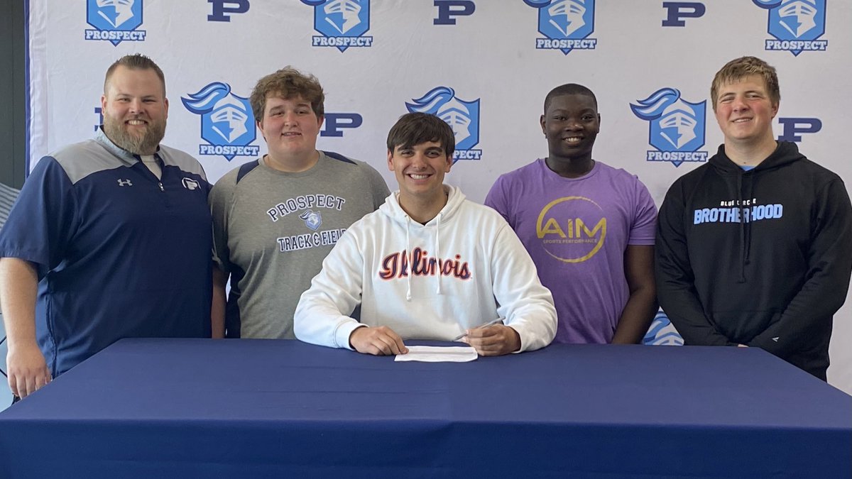 TimBeishir's tweet image. Great start to Monday morning! Sam Tsagalis signing to compete for @IlliniFootball An absolute privilege to coach this guy for 4 years. Sam joins @PHSKnightsFBall alumni @PalczewskiAlex on the OL &amp;amp; @LZardzin24 in 🔶🔷 #StepAndStayOnTrack #D1 @bigten #MultiSport ✍️ #ILL #OLPride