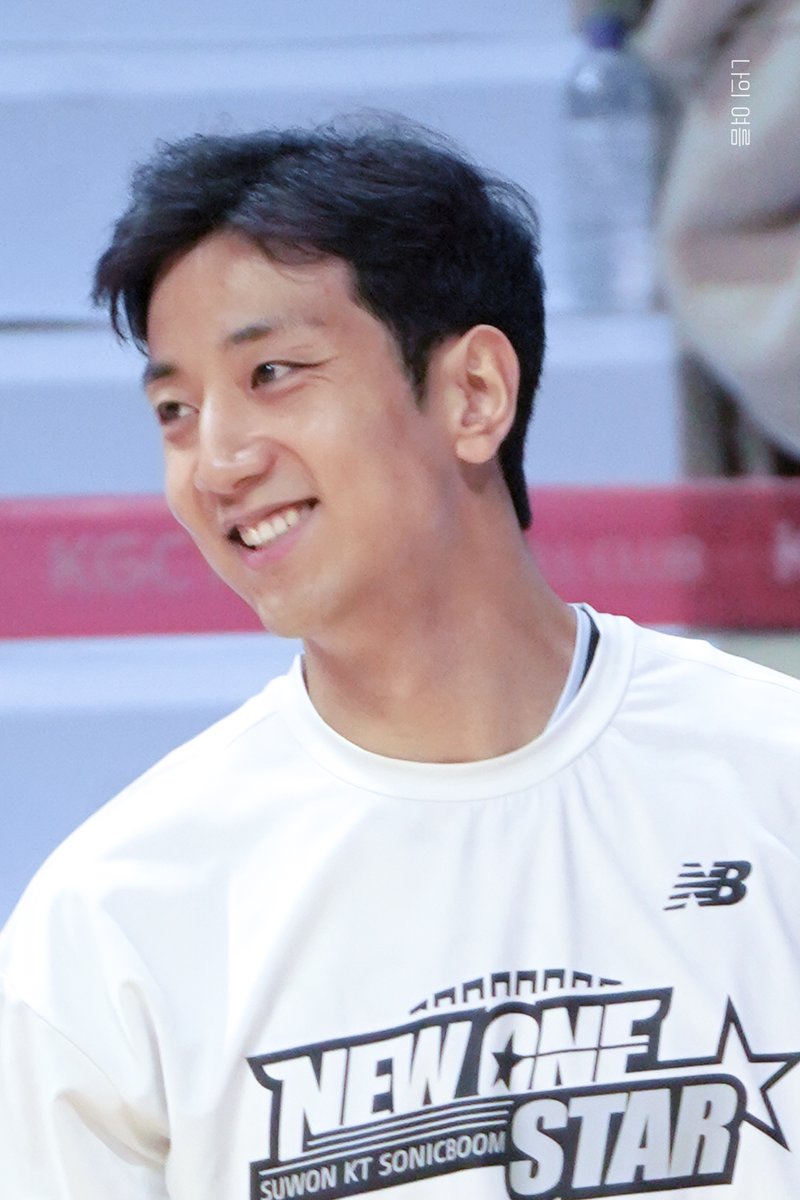 823mysummer's tweet photo. 많이 많이 웃었으면 좋겠어 #허훈
ଘ(੭ˊᵕˋ)੭* ੈ✩‧₊˚ https://t.co/IzQhbHRzkH