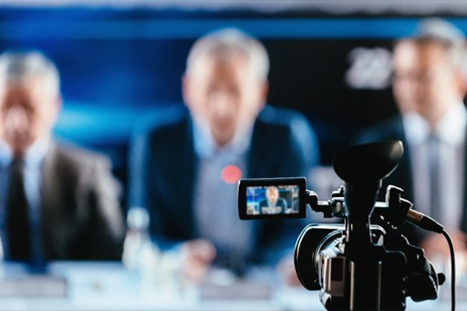 Am 27. April 2022 hat das #BMJ den #RegE für ein Gesetz zur virtuellen #Hauptversammlung vorgelegt. Unser aktualisierter Folder gibt Überblick über vorgeschlagene Änderungen und zeigt wesentliche Neuerungen gegenüber dem RefE auf: audit-committee-institute.de/media/aci_fold… #Aufsichtsrat