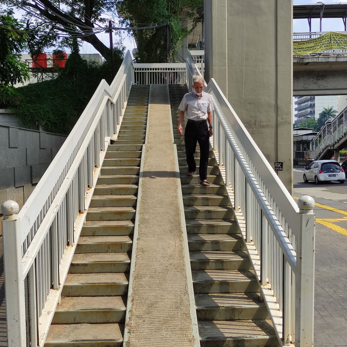 shemiaw_'s tweet photo. Random street photos I took on Saturday.

Device: Poco X3 NFC 

#streetphotography #smartphonephotography #Jakarta #streetphoto #Pocox3 #pocophotography #poco https://t.co/xdLTgaGUQc
