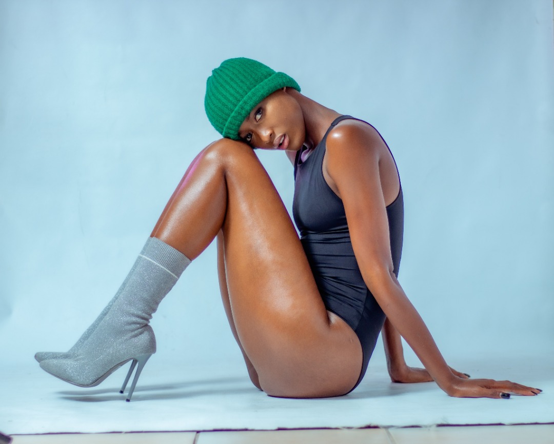 modelthanolo's tweet photo. The best and most beautiful things in the world cannot be seen or even touched. They must be felt with the heart #love #subscribe #weekend #photography #modelphotography https://t.co/uZhyKf5oRi