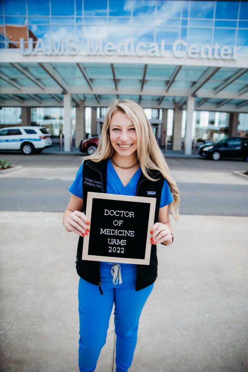 UFJaxEM's tweet image. We continue #InternIntros with Dr. Morgan Sweere. @MorganSweere is an Arkansas native joining us from the University of Arkansas for Medical Sciences. Morgan loves NASCAR and hopes to attend the Daytona 500 sometime during residency! Welcome to the #ShandsFam Morgan! #JaxEM