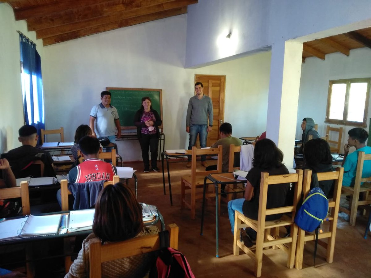 EscurdiaViviana's tweet photo. Secundaria es territorio. Supervisores Región I y VII acompañando y asesorando Bop 36, Secundaria innovación, BOP 104 y BOP 125 Equipazo DiSeM @BarbaroLorena @grillo141 @CGEMisiones @DorisGo59129068 @Norbertodiaz80 @ArtuiLucila @FlaviaPao @udpm_misiones @cjdechat @jalbertogalarza https://t.co/r8ToFPJZGz
