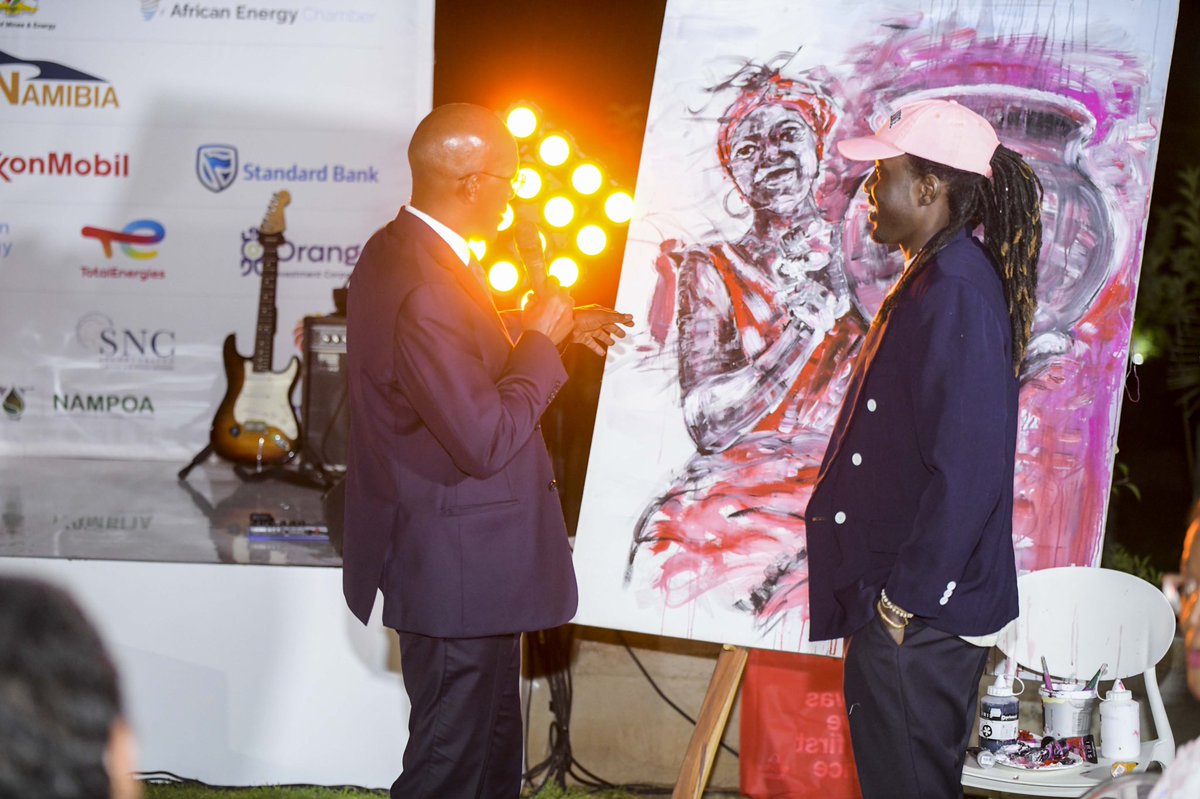 TomAlweendo's tweet photo. A pleasure to have had a conversation with visual artist @HageMukwendje, who draws inspiration from 🇳🇦 real life experiences for his 🎨🖼.

Shinning spotlight on local talent - A few weeks ago, his artwork was auctioned to @totalenergies for N$500,000 at the @NIEConference. https://t.co/OGBMaAA5ip