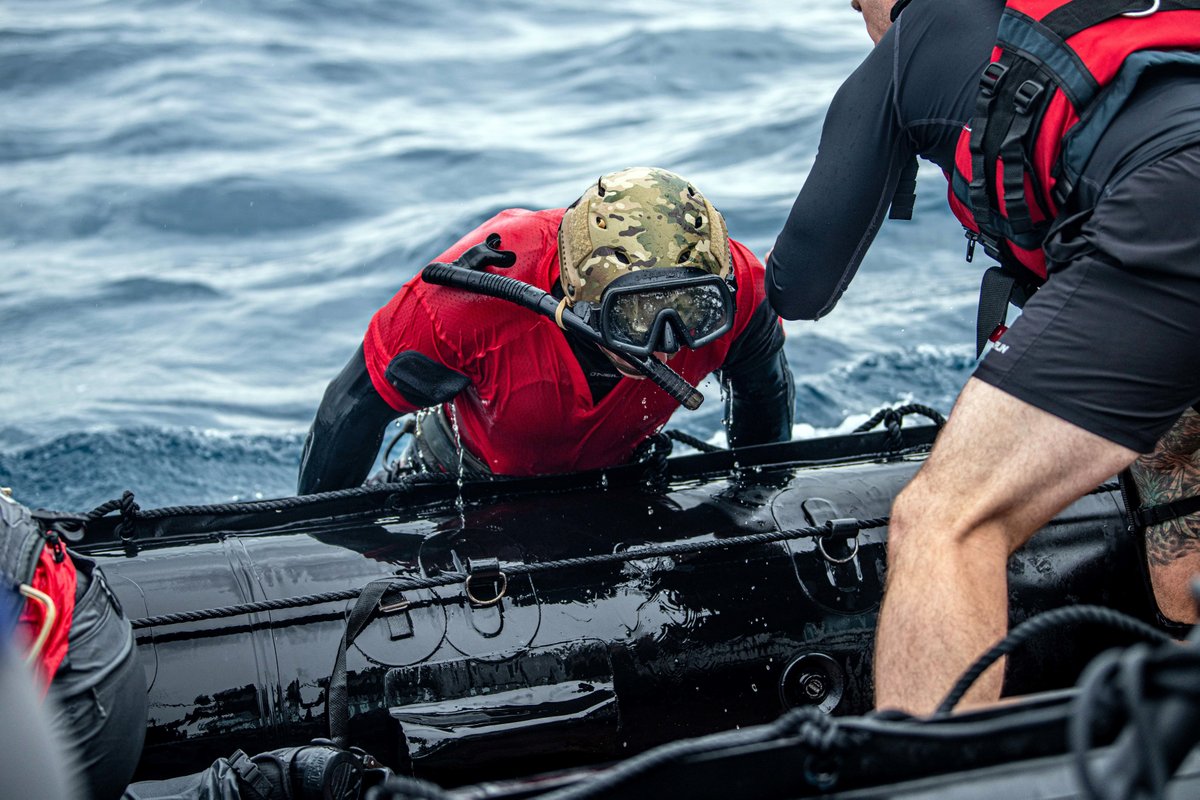 Nothing like cold water to wake you up.🥶 #MondayMotivation #PJ's, assigned to the #320thSTS, conducted water operations training to test maritime search and rescue capabilities at White Beach Naval Facility, Japan. @AFSpecOpsCmd @INDOPACOM #PersonnelRescue