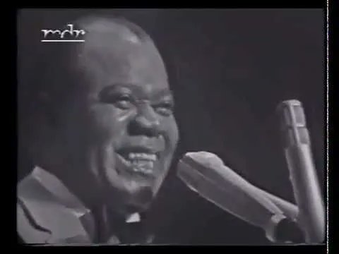 On this day in 1964, Louis Armstrong went to No.1 on the US singles chart with 'Hello Dolly' making him the oldest artist to hit No.1 at the age of 62. Have a listen: buff.ly/2tzcWCj #LouisArmstrong #MusicalHistory