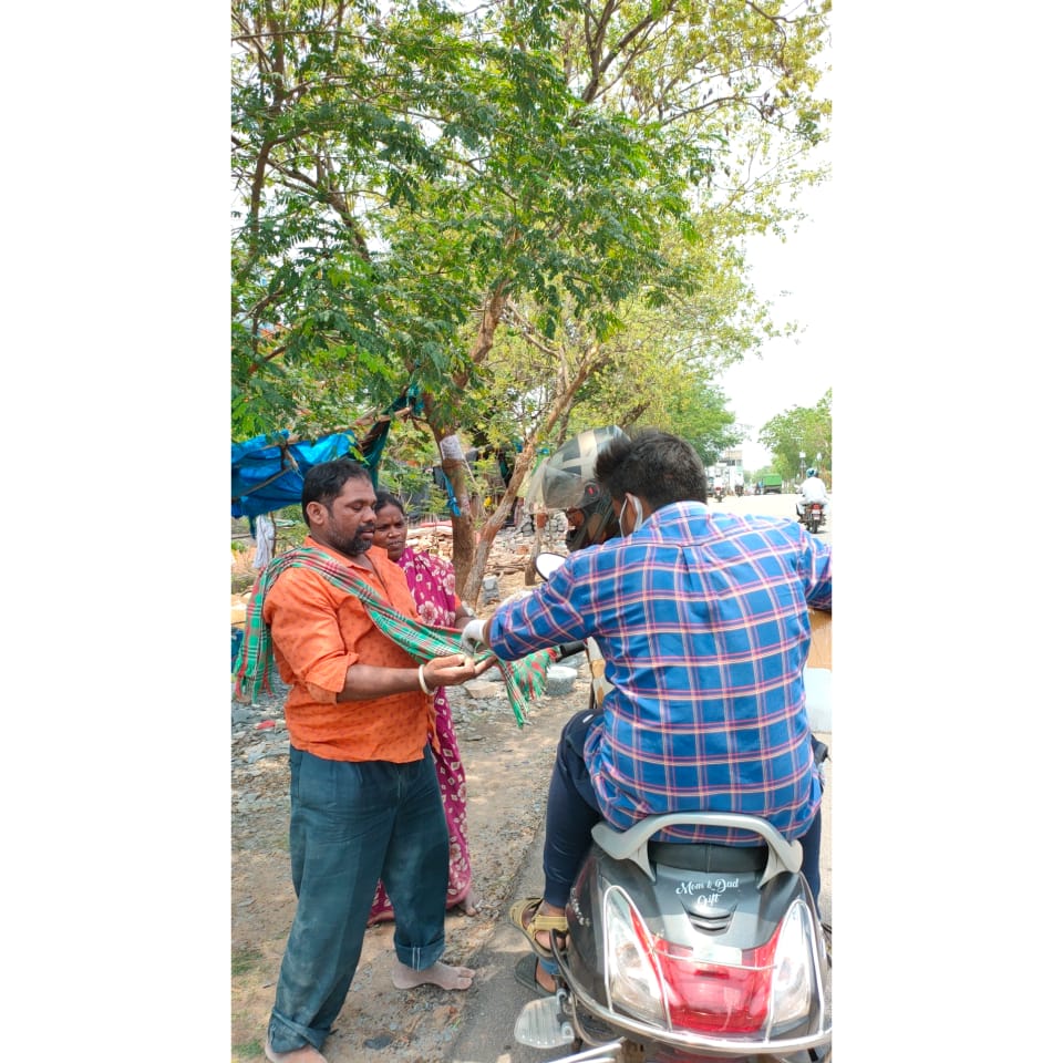 HumanityYou's tweet photo. On the Eve of Humanity in you first Anniversary, we have distributed Butter milk and Bananas to the road side people ..

#donation #fooddrive #buttermilkdrive #donate #help #helpingothers #caring #HIY #foundation #humanitarianorganization #humanity https://t.co/2cbDwJgbHG