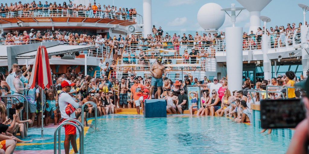 LegendsofPGH's tweet photo. Tag a friend who has what it takes to win the legendary belly flop contest?!๐ฆ๐
#LOPCruise #splashcontest #caseyhampton #winner #bellyflop #legendary https://t.co/qHfUbRkDg8