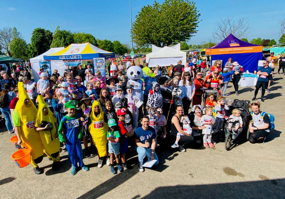 2022funrun's tweet photo. great Fancy Dress https://t.co/wBmsCFvOz8
