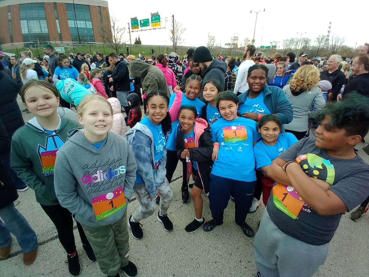 WAWMPershing's tweet photo. On Friday night, our Girls on the Run team ran a 5K at American Family Field! The girls have been training since March. Way to go girls! We are all so proud of you! @WAWMSchools @WAWMPershing  #WAWMproud #PershingProud https://t.co/5BGciN8y5Z
