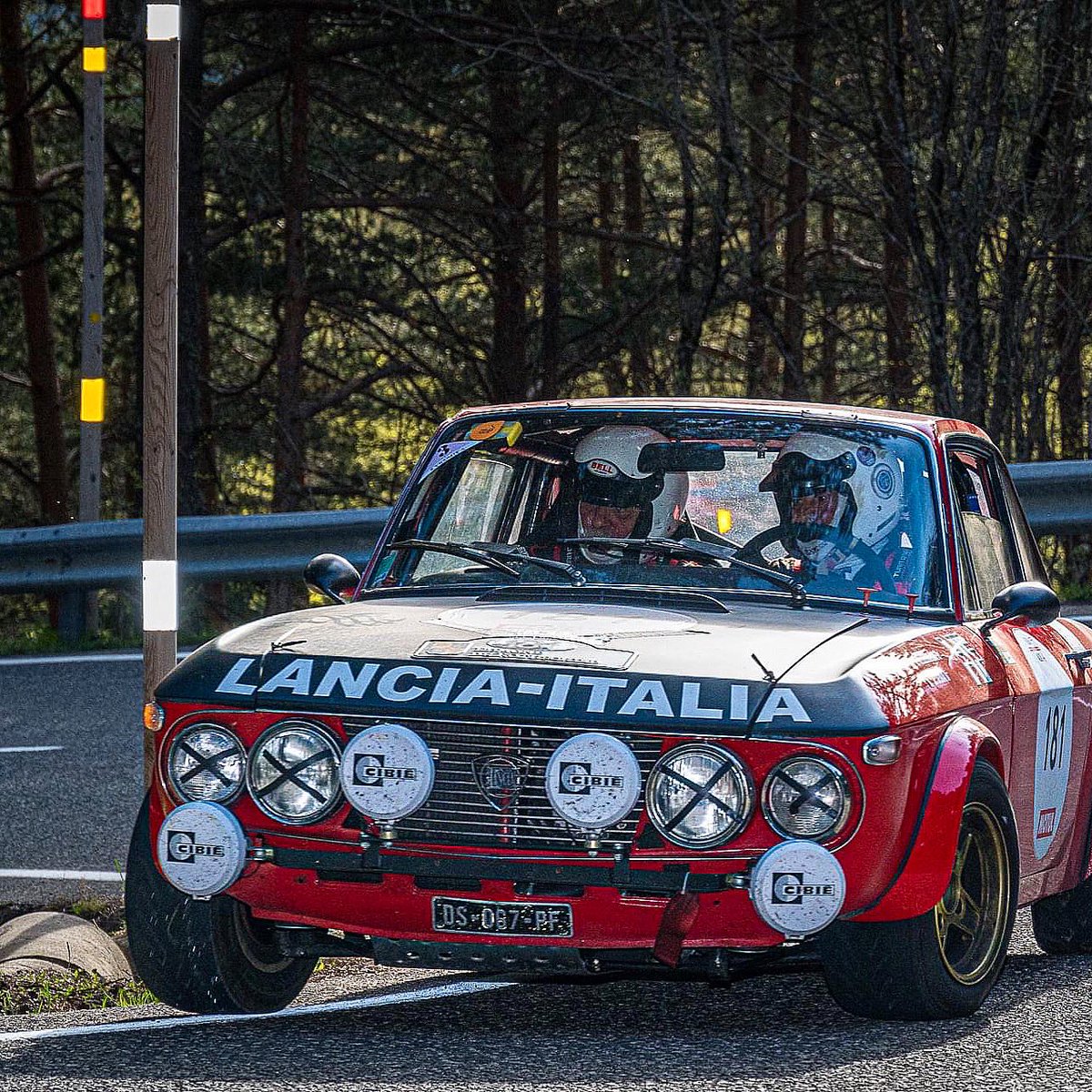vnubiola's tweet photo. Gràcies @AutoClubAnd!!
#TOURAUTO2022 🏁🔝 Increïble! Una col·lecció de veritables joies per les nostres carreteres. La inscripció d'enguany inclou les millors màquines de la història i són al nostre país.
@PeterAuto @tourauto @andorraworld_ad @AndorraCapital @CulturaAND @comuee https://t.co/RqjkObT7X3