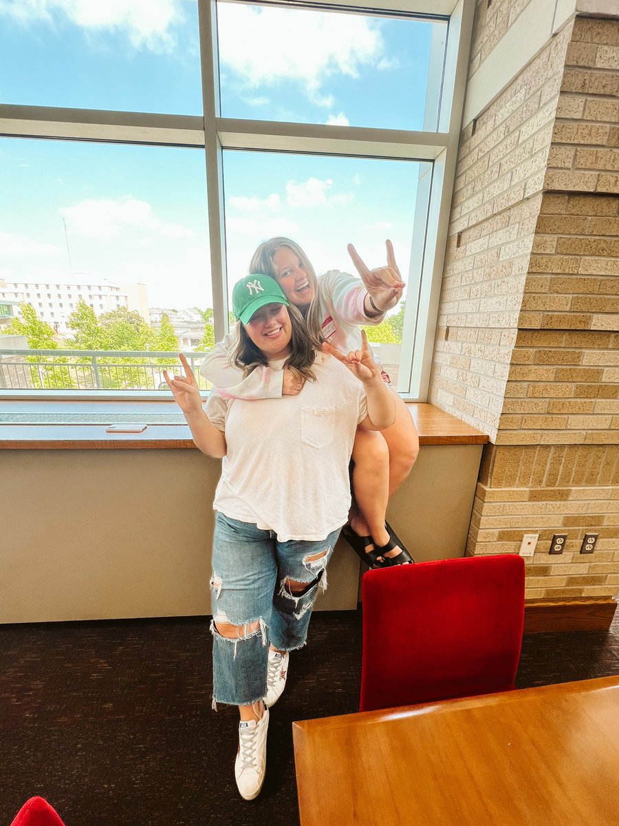 madeleinev30's tweet photo. wolves up for #COLLABORATION 

As larger student organizations at A-State, Volunteer A-State &amp; Student Government are both excited to bring collaboration to campus with any and all organizations on campus this school year! 

@sheedyali https://t.co/r6F9F5i2D6