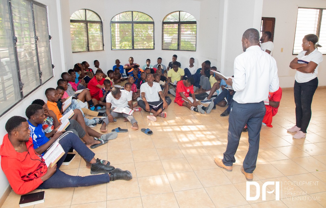 DFI_News's tweet photo. In order to improve the housing condition of the youth and to offer them an even more fascinating space, Missionary Helen Kim and her team decided to move the AGAPE center to a new building, a very spacious and attractive place that meets the sanitary standards.
#dfimission https://t.co/G59UzkAolT
