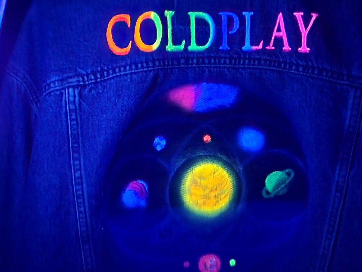 JinoCustom's tweet photo. Custom @coldplay #MusicOfTheSpheresWorldTour Jean Jacket
#Coldplay https://t.co/lW6vLQeoFB