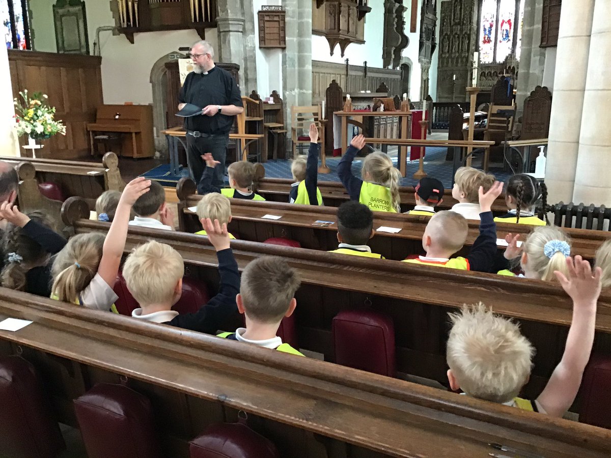 JJanemckay's tweet photo. Reception children visited Holy Trinity Church to explore the features. https://t.co/jNEL3JXZhu